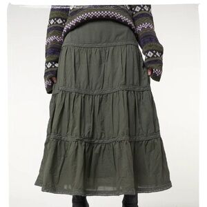 Minga London Green Flowy Tiered Maxi Skirt